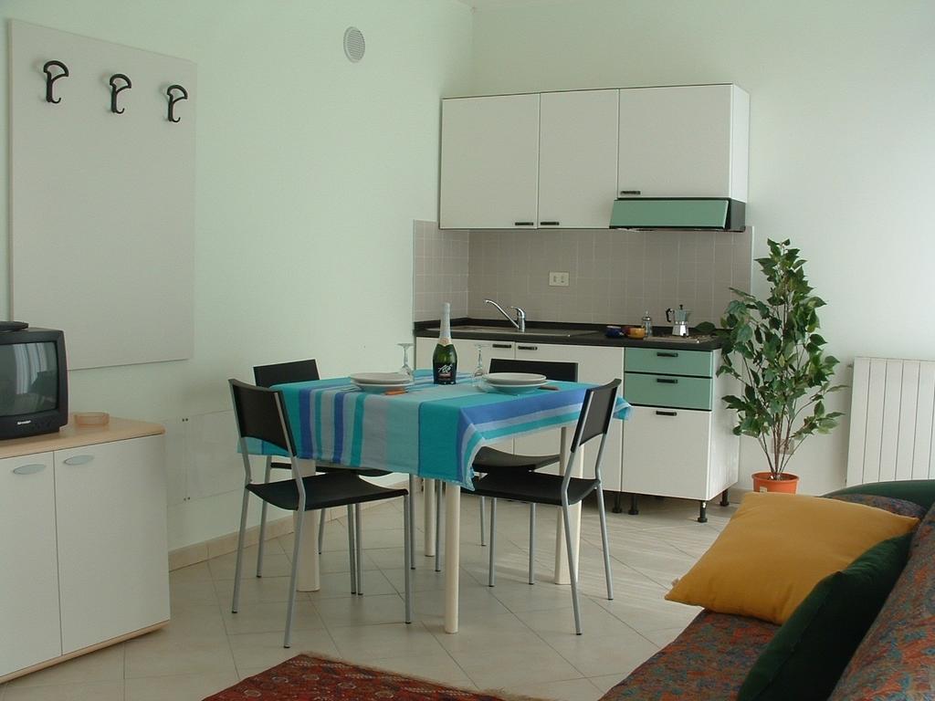 Residence Tre Ponti Вербания Номер фото